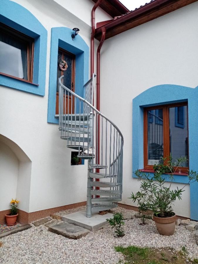 Penzion L'Isola Kunžak Exterior foto